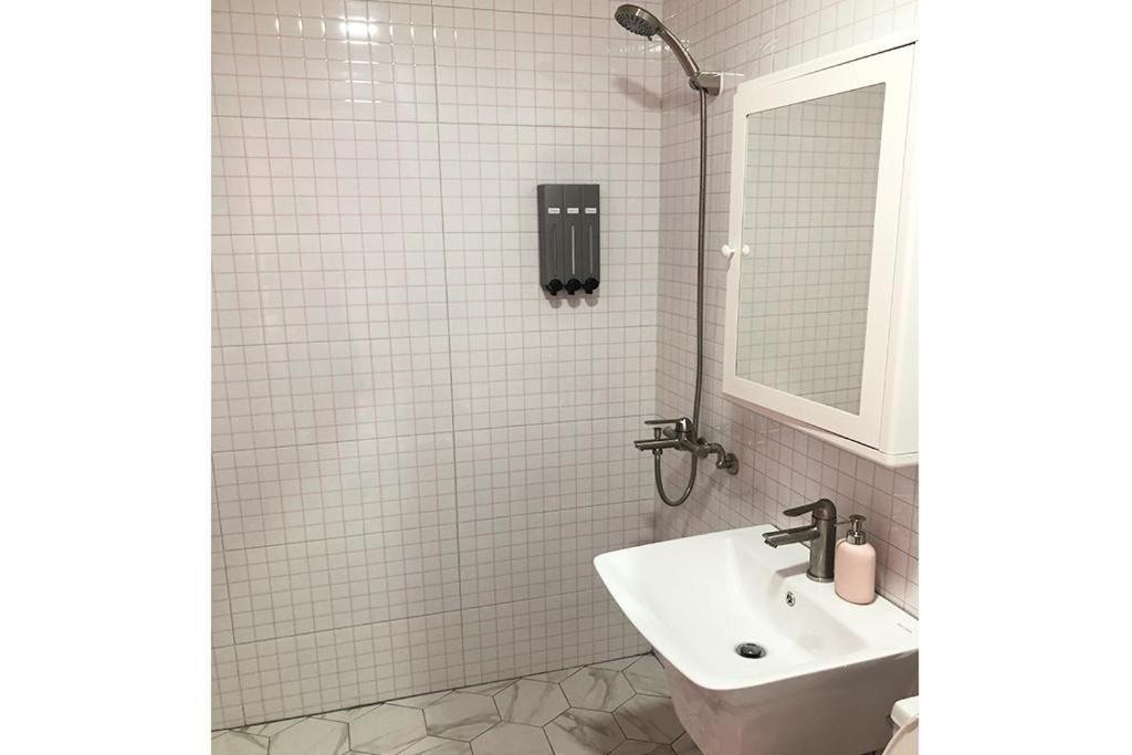 Cheukhu-Dong 19Street Guesthouse Mokpo Ngoại thất bức ảnh