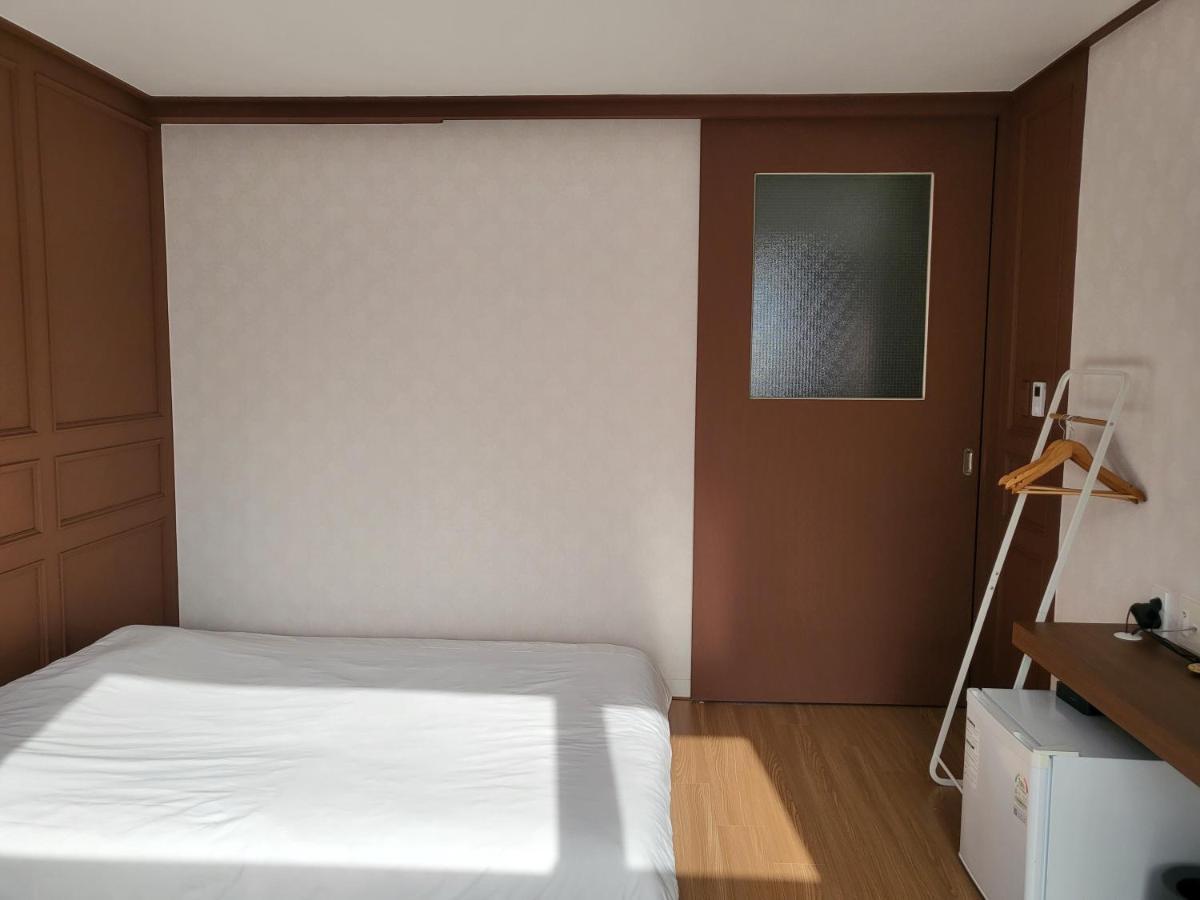 Cheukhu-Dong 19Street Guesthouse Mokpo Ngoại thất bức ảnh