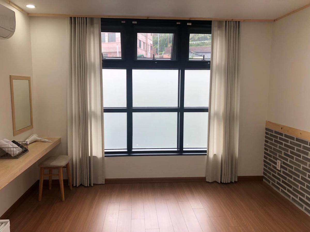 Cheukhu-Dong 19Street Guesthouse Mokpo Ngoại thất bức ảnh